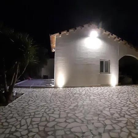 Villa Casale Carratois - Casa Vacanze - Marzameni - Noto Portopalo Di Capo Passero