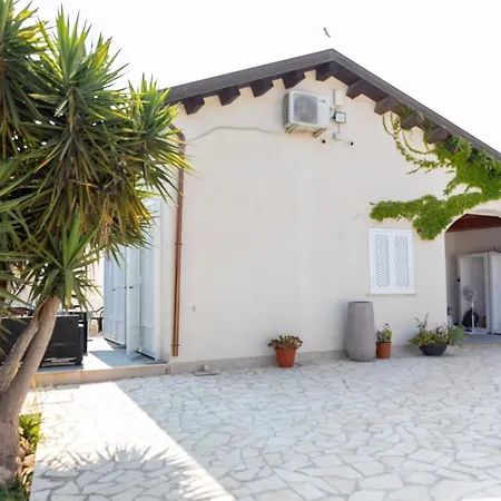 Villa Casale Carratois - Casa Vacanze - Marzameni - Noto Portopalo Di Capo Passero
